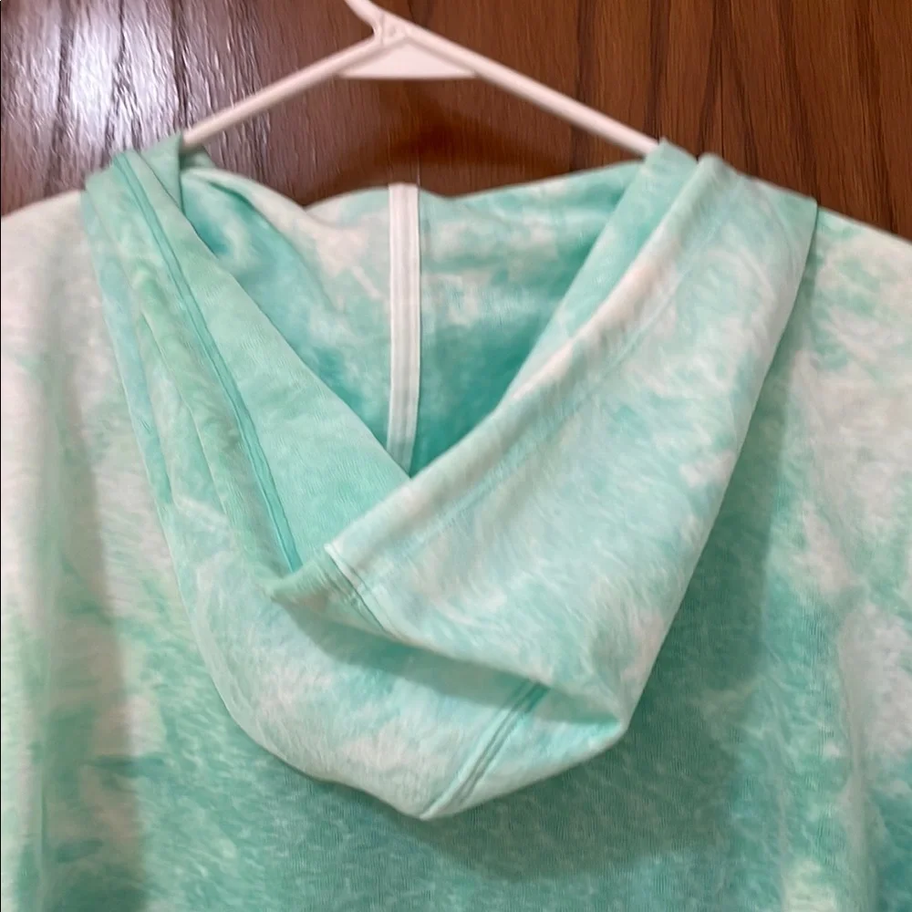 NIKE NWT Women’s Size Medium Light Green White Tie-Dye Hoodie Dry Fit Sweatshirt - Picture 8 of 10